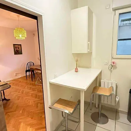 1 In A Shared House In Paris Homestay *